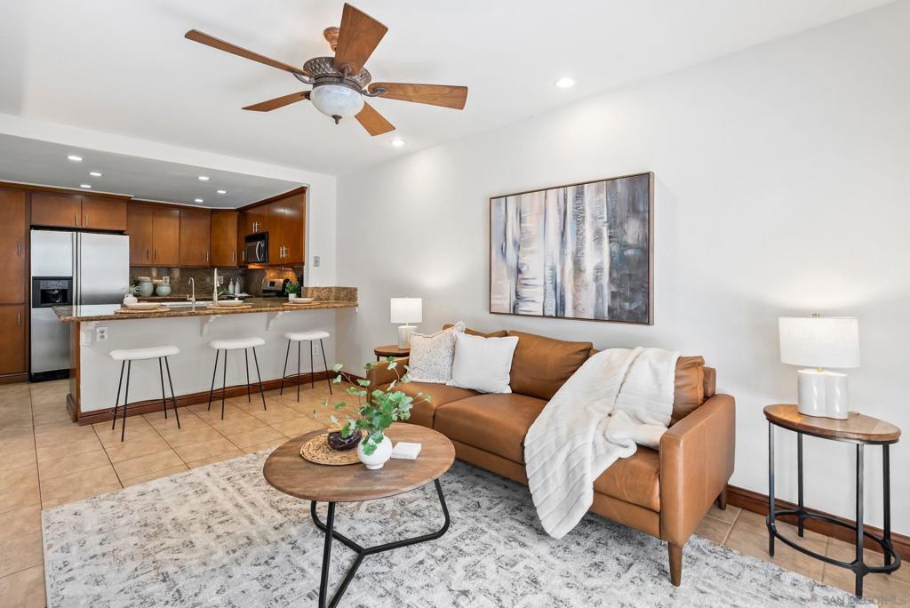 6998 Camino Degrazia