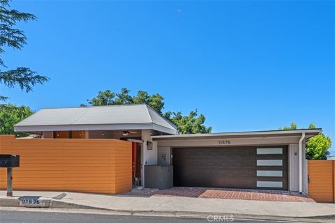 11575 Sunshine Terrace Studio City CA 91604