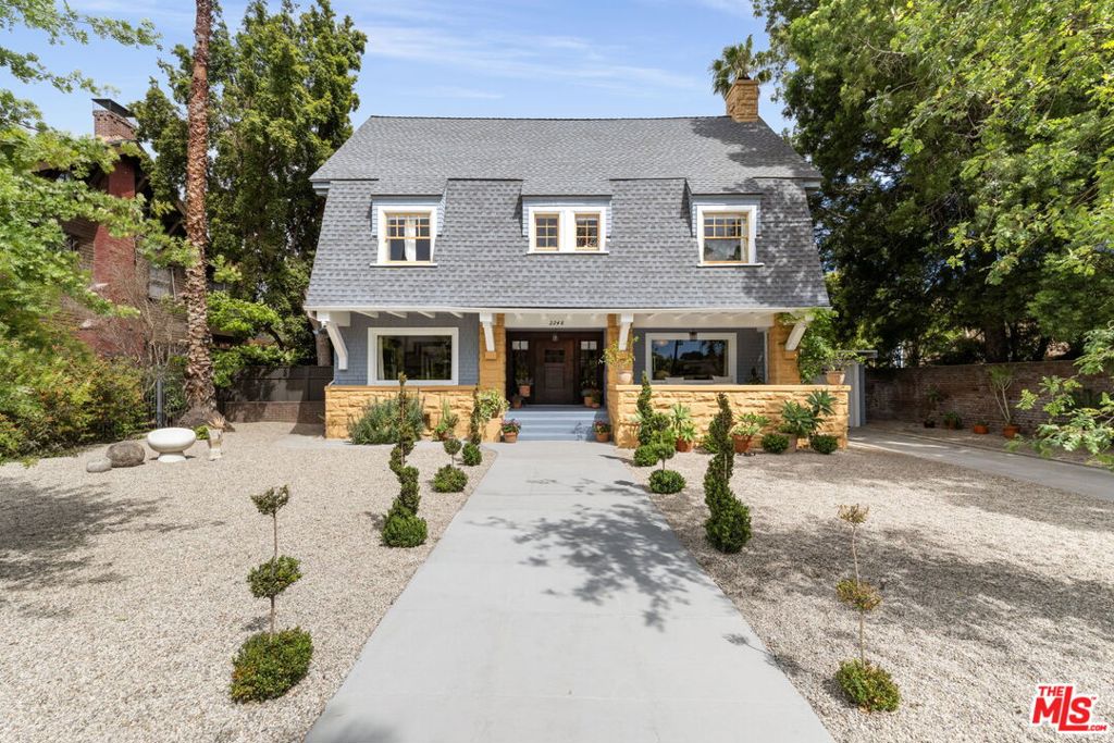 2248 S Hobart Boulevard, Los Angeles CA 90018