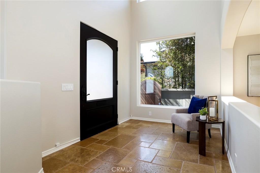 1112 Ynez Avenue