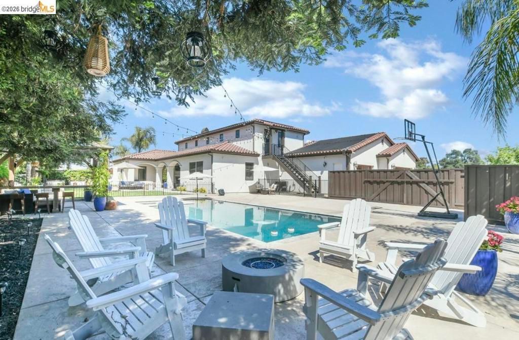 Photo of 1605 Lone Oak Rd, Brentwood, CA 94513 (MLS # 41130571)