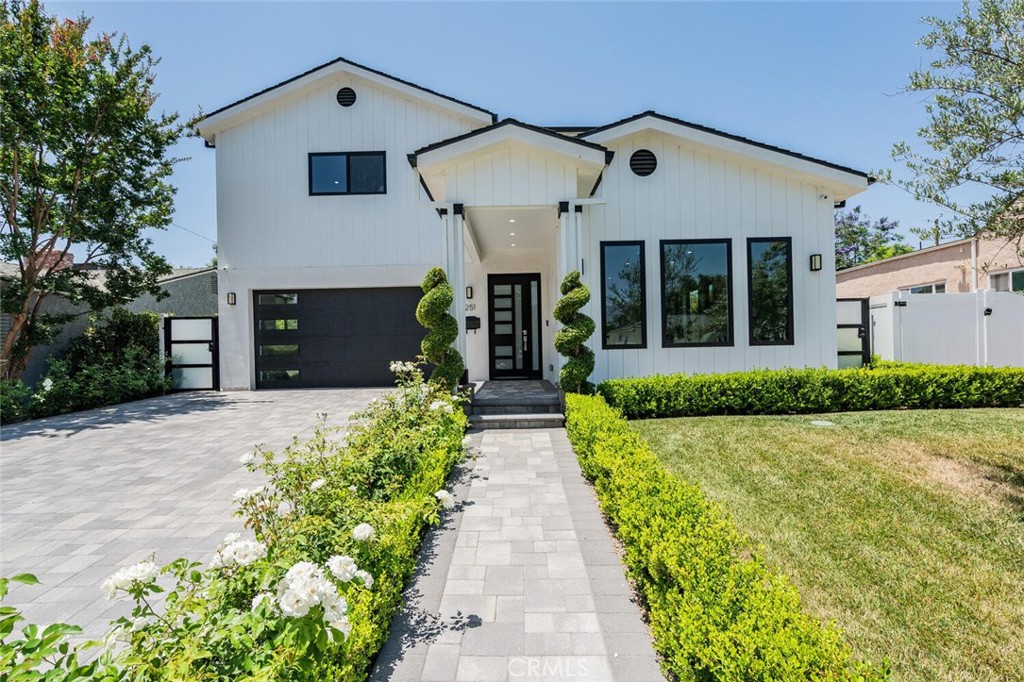 251 S Griffith Park Drive