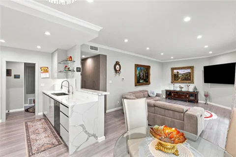 MLS: SR26152296