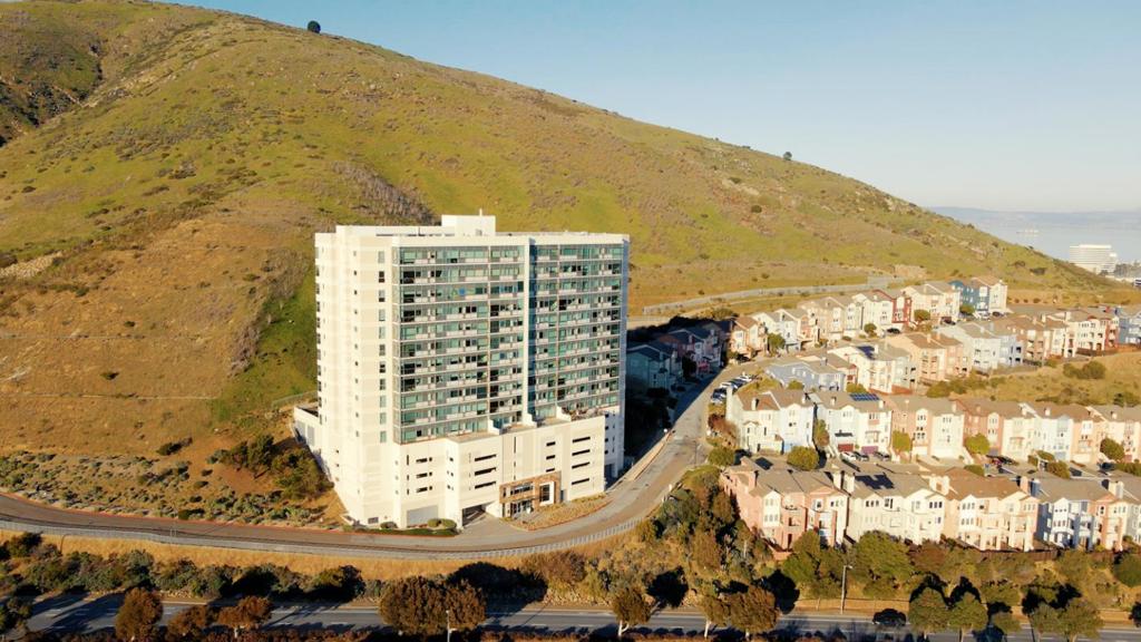 1 Mandalay Place 1706