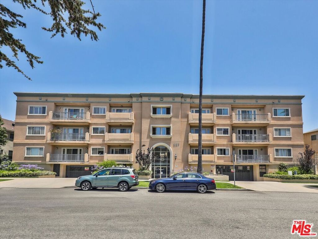 Photo of 937 12th Street #308, Santa Monica, CA 90403 (MLS # 26661099)