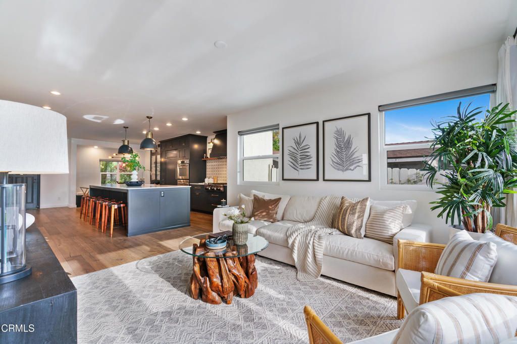 listing image 130729622715063528755