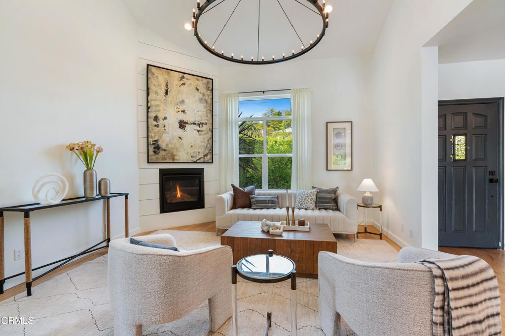 listing image 130723760115806832978