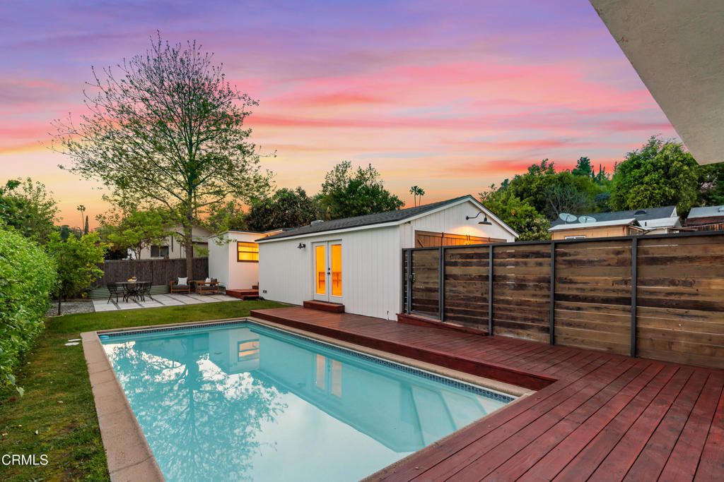 listing image 130722083034795463919