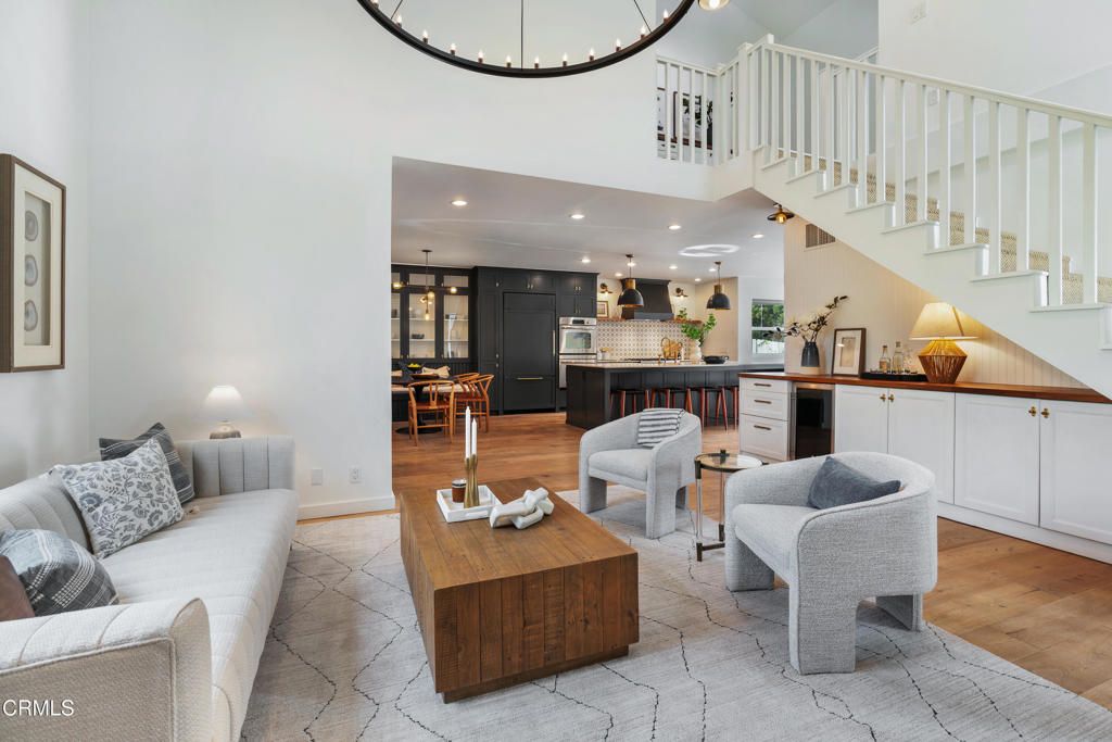 listing image 130720750804640981817