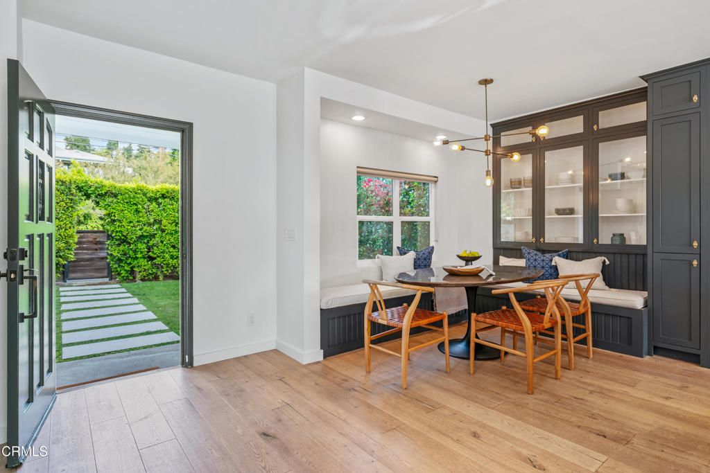 listing image 130729680162137726842