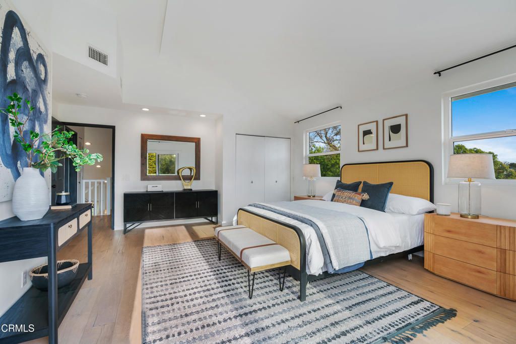 listing image 130721521397006857398