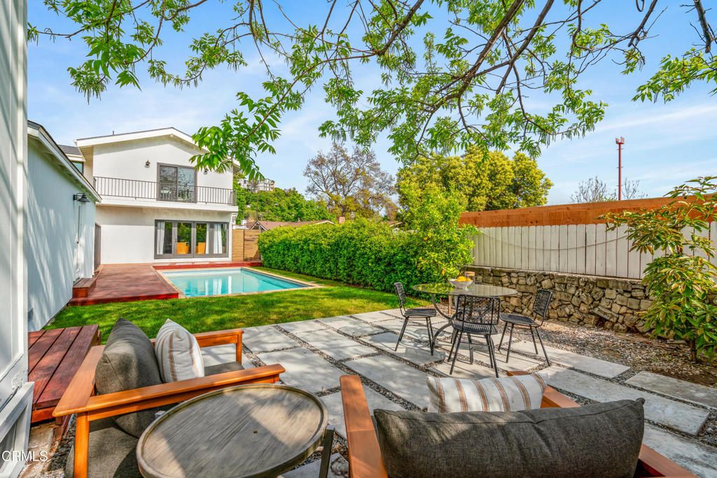 listing image 130722520828927769414
