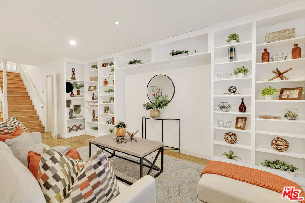 Photo of 10945 Stever Street, Culver City, CA 90230 (MLS # 25579207)