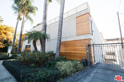 13558 Moorpark Street Sherman Oaks CA 91423