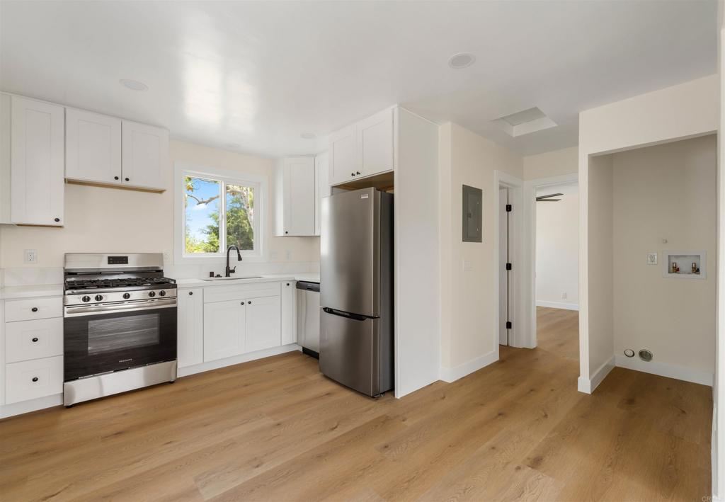 2249 51 Dunlop Street