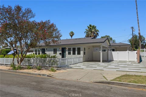 Photo of 7647 1/2 Melvin Avenue, Reseda, CA 91335 (MLS # SR26136579)
