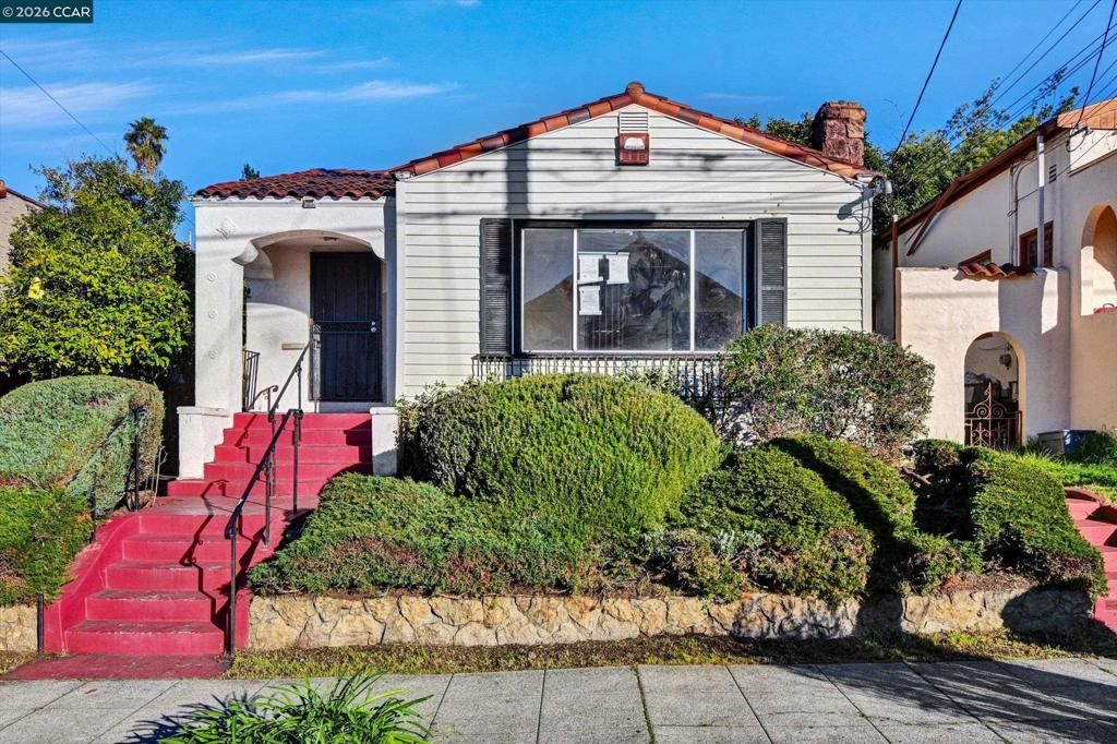 Photo of 1711 Carleton St St, Berkeley, CA 94703 (MLS # 41121118)