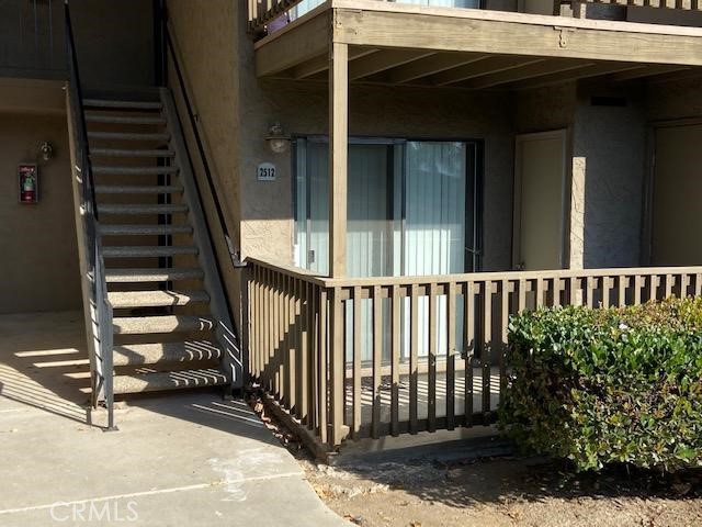 Nice ground floor one bedroom condo in The Lido. Condo has Laminate flooring throughout. Lido is close to Cal State San Bernardino, shopping, and freeways. The Lido offers three swimming pools, hot tubs, fitness center, a racquet ball court, and beautifully kept grounds. Tenant pays gas and electric.