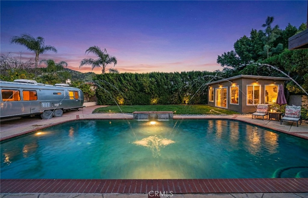 1030 Fountain Springs