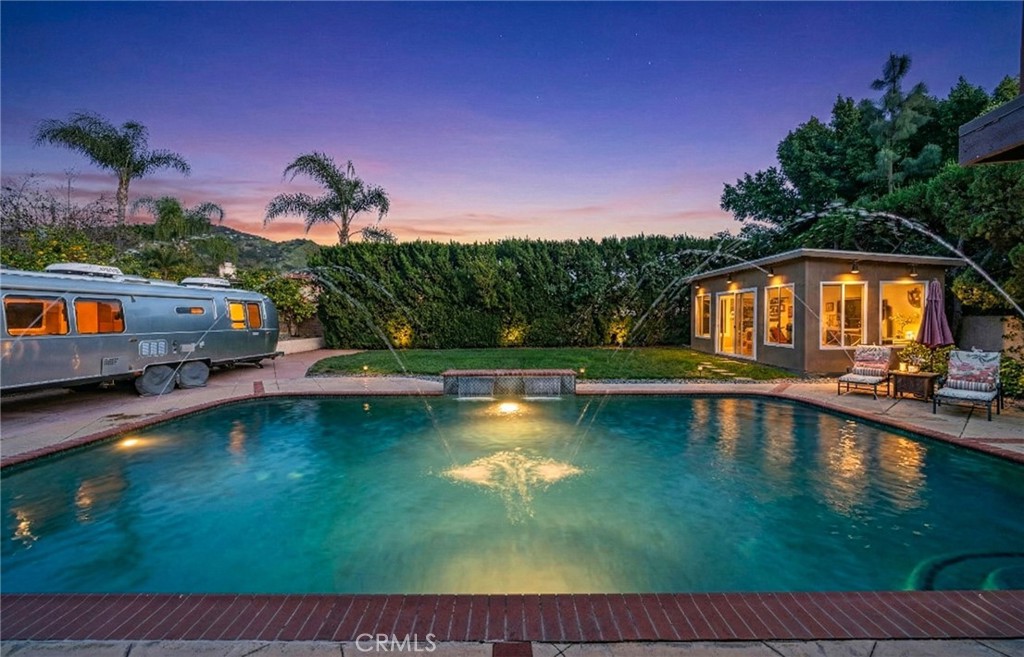 1030 Fountain Springs