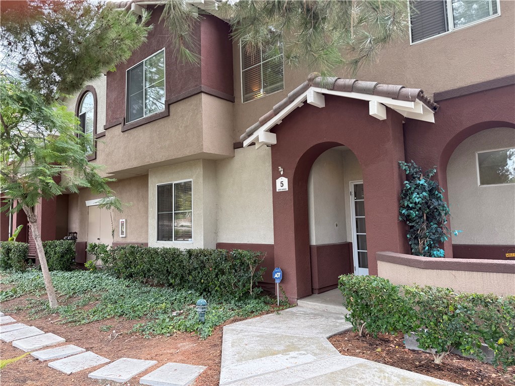 5 Santa Barbara Court