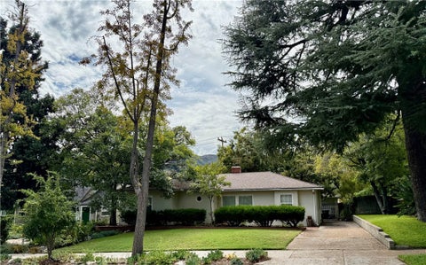 Photo of 3637 Angelus Avenue, Glendale, CA 91208 (MLS # GD26196920)