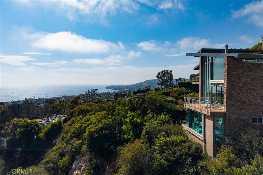 856 Diamond Street