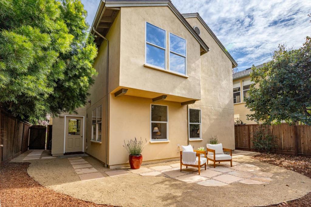 127 Holway Drive