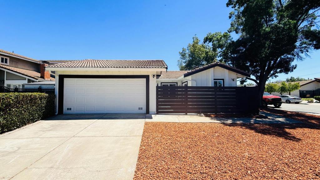 5886 Southwind Drive