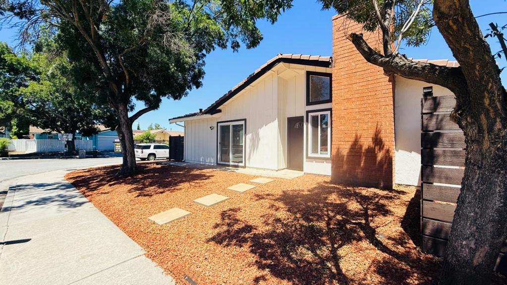 5886 Southwind Drive