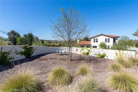 Tiny photo for 9300 Via Castillo, Atascadero, CA 93422 (MLS # NS26068519)