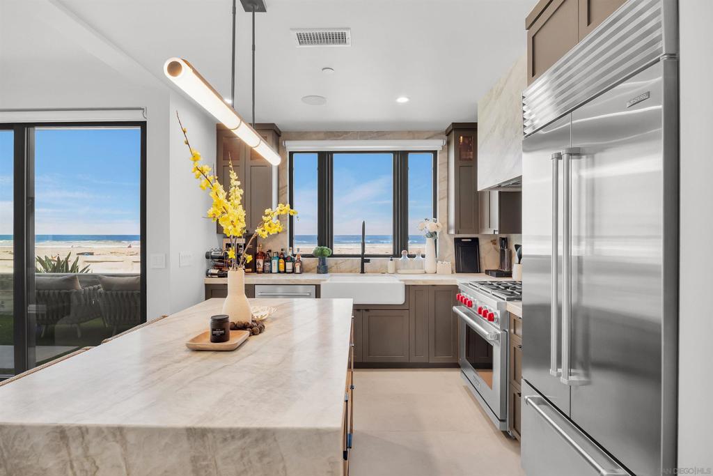 3865 Ocean Front Walk