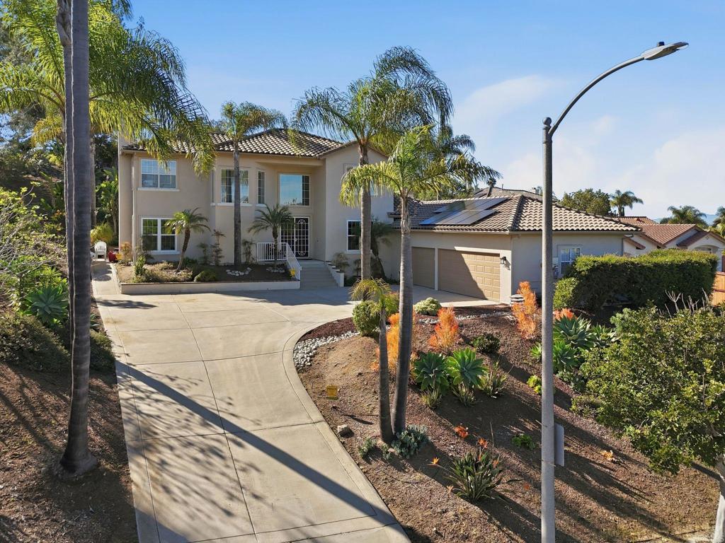 1921 Cresthaven Drive