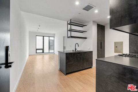 Photo of 10700 Tabor Street #521, Los Angeles, CA 90034 (MLS # 26871505)
