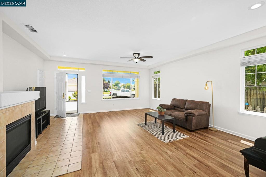 2924 2924 Gelding Ln