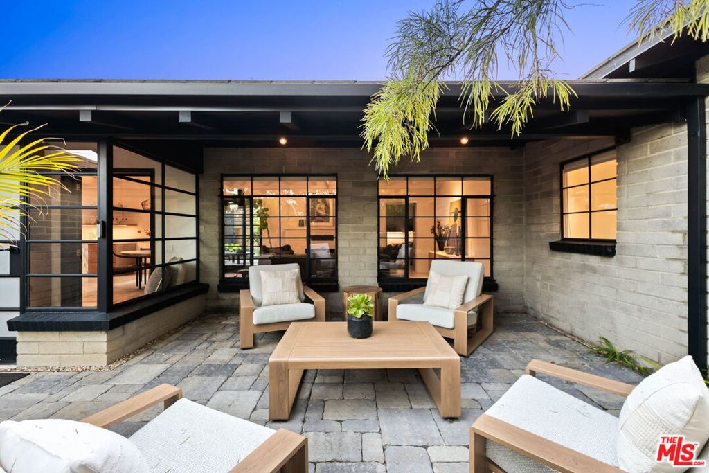 Photo of 4241 Campbell Drive, Los Angeles, CA 90066 (MLS # 26986671)