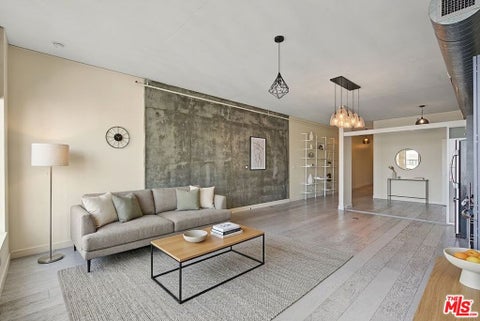 Photo of 1111 S Grand Avenue #1014, Los Angeles, CA 90015 (MLS # 26102485)