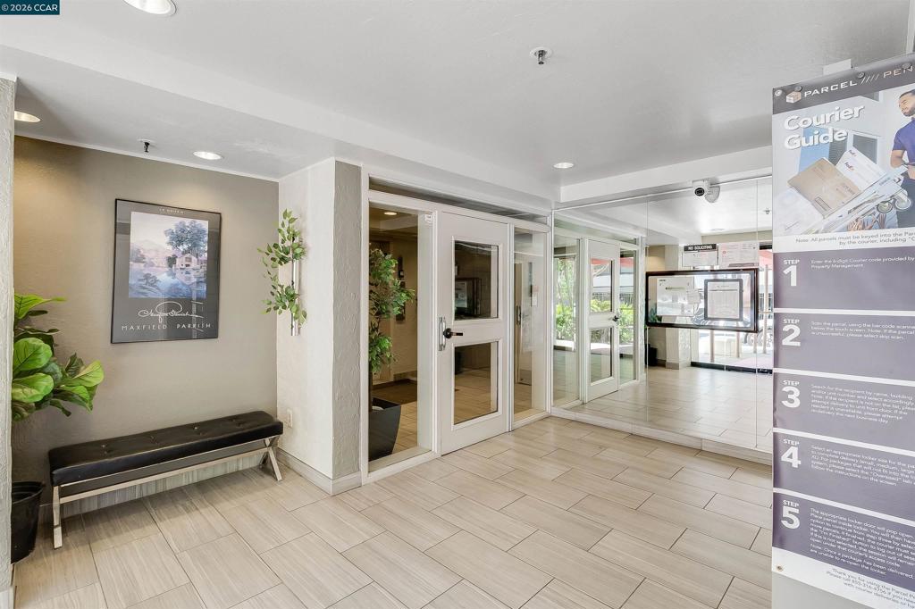 3173 Wayside Plaza 301