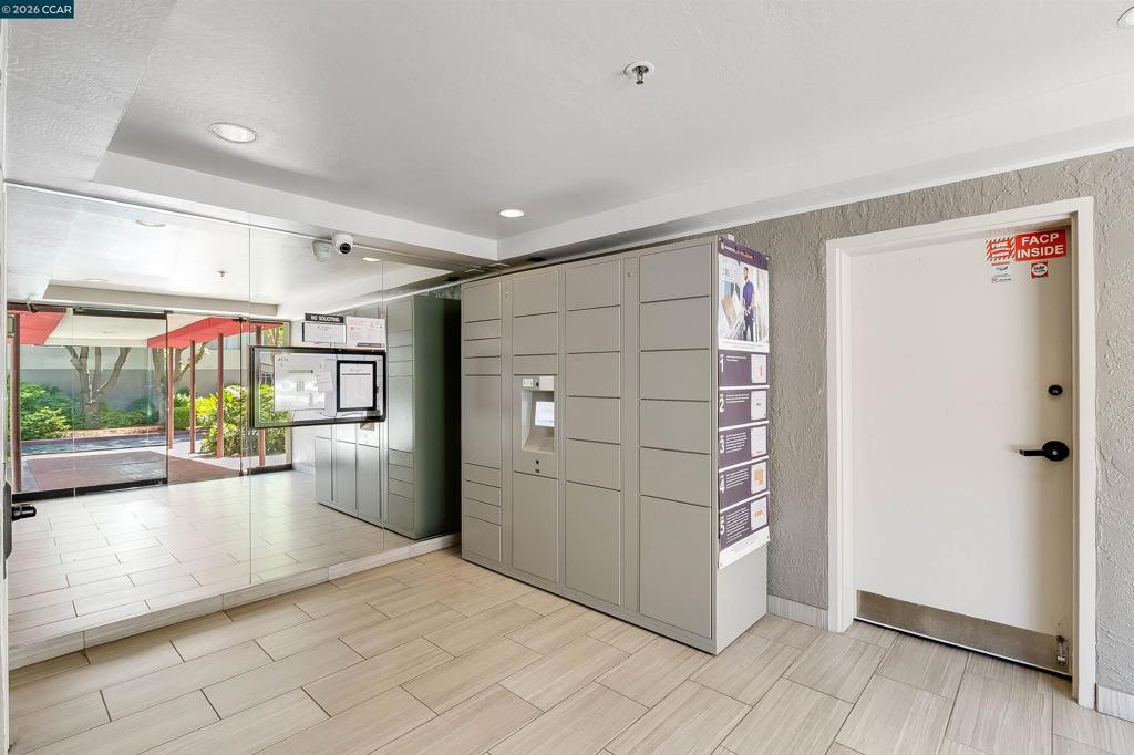 3173 Wayside Plaza 301