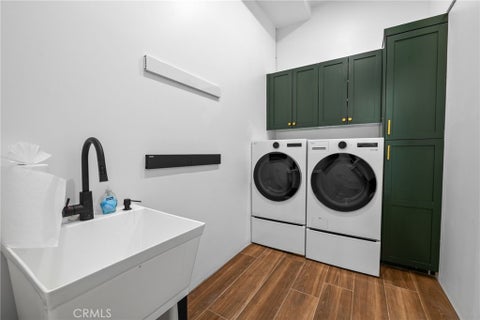 Tiny photo for 807 Cameron Drive, Big Bear Lake, CA 92315 (MLS # IG26223939)