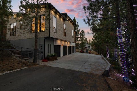 Photo of 807 Cameron Drive, Big Bear Lake, CA 92315 (MLS # IG26223939)