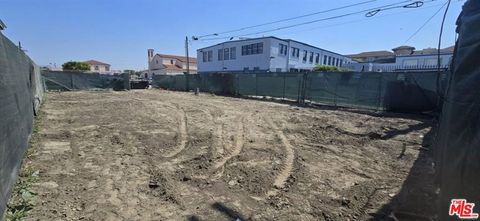 Photo of 118 W 87th Place, Los Angeles, CA 90003 (MLS # 26658415)