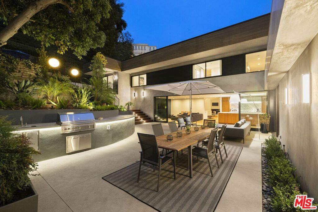 listing image 130724693953948045212