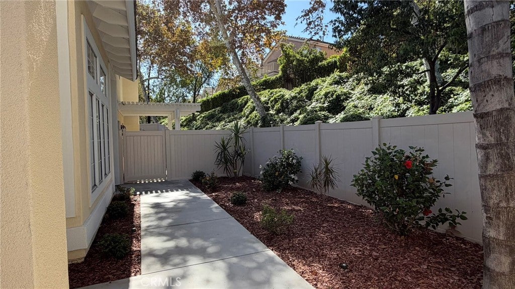 2060 Cedar Glen