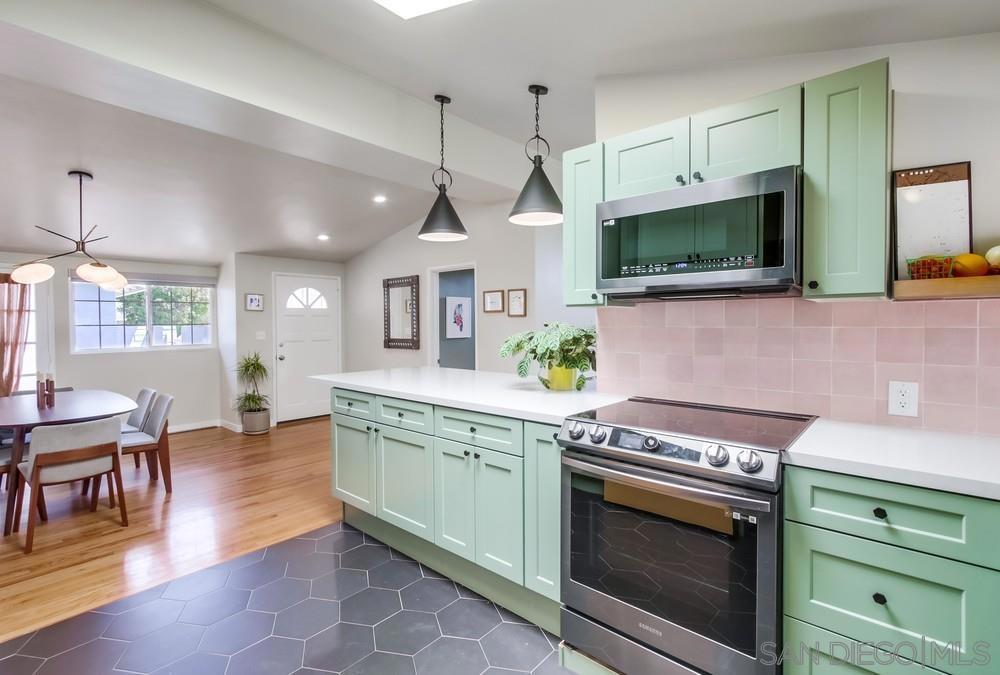 5493 Gala Ave.