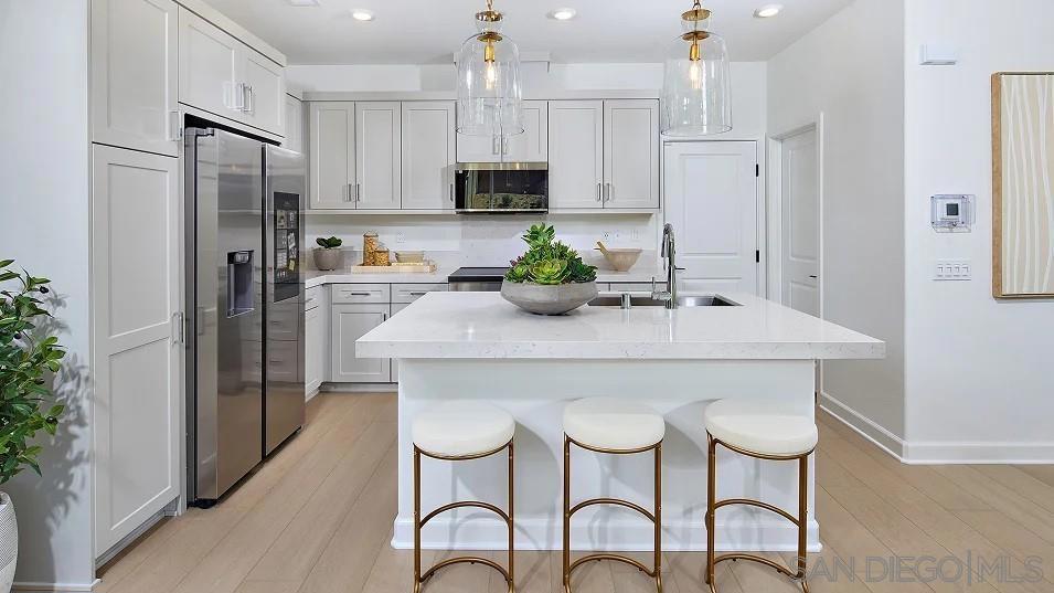 2121 Duchess Ave 2