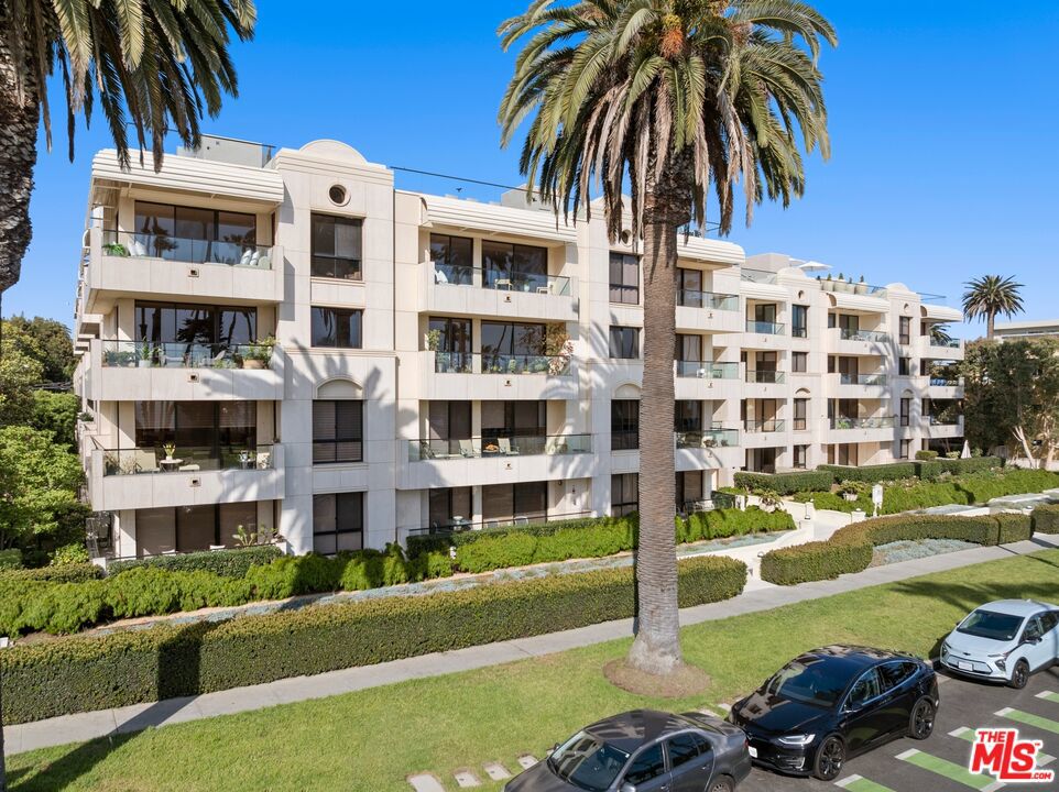 701 Ocean Avenue PHE