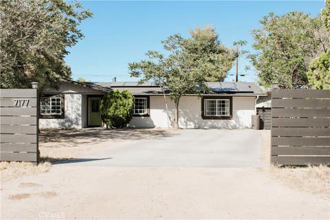 Photo of 7177 Sunny Place, Yucca Valley, CA 92284 (MLS # JT26118084)