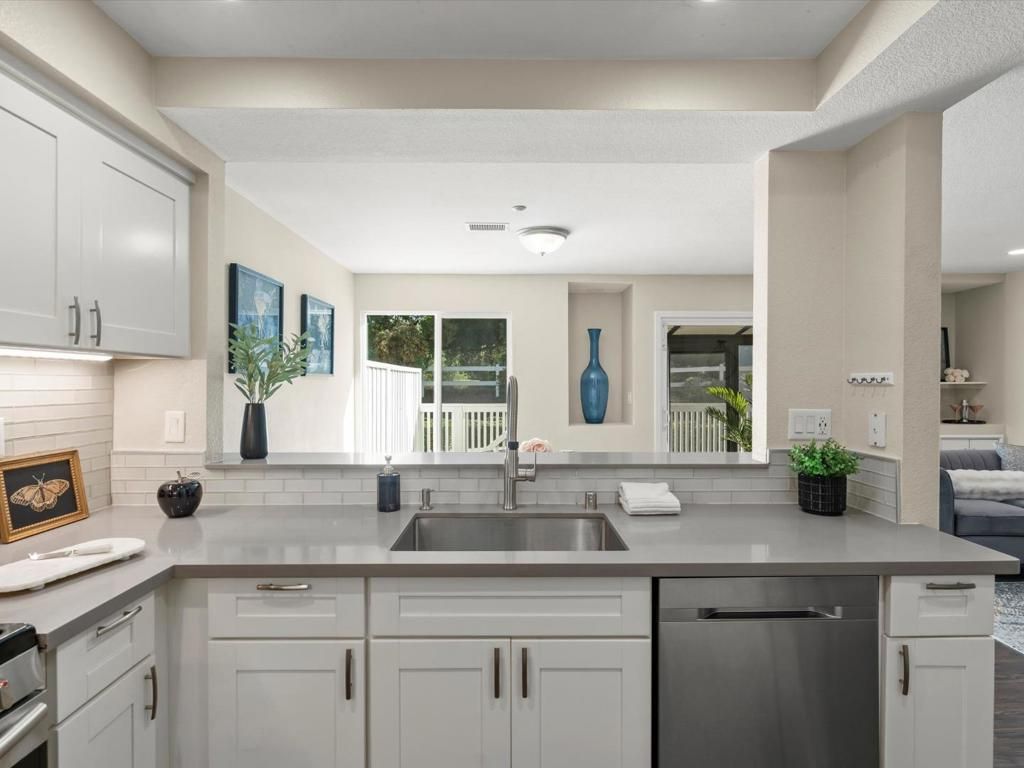 Photo of 6901 Rodling Drive #D, San Jose, CA 95138 (MLS # ML82025434)