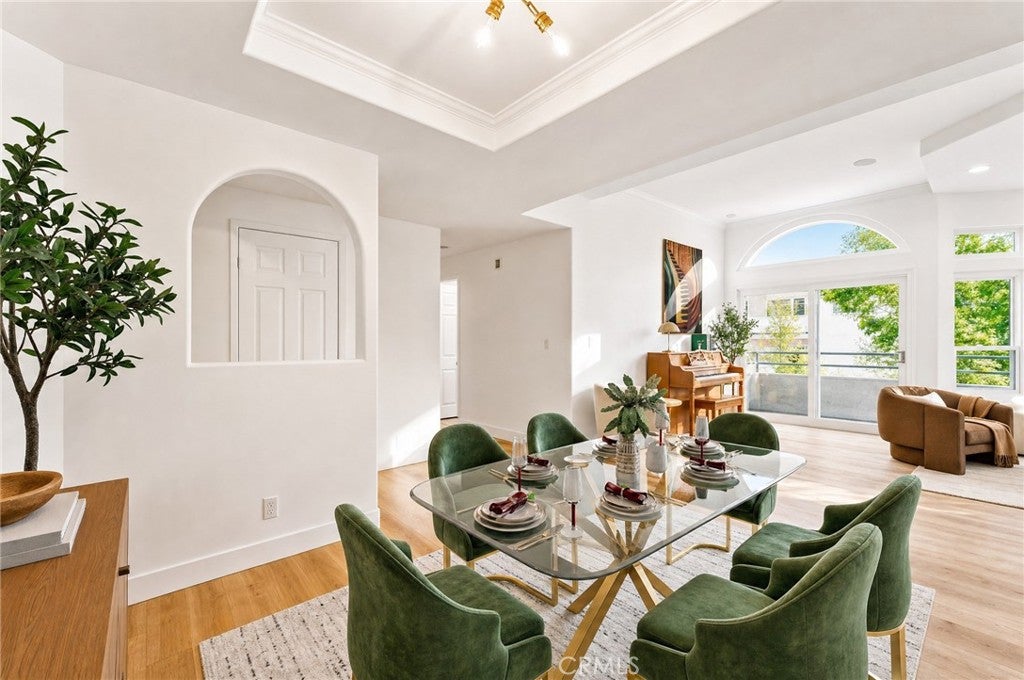 4230 Colfax 304